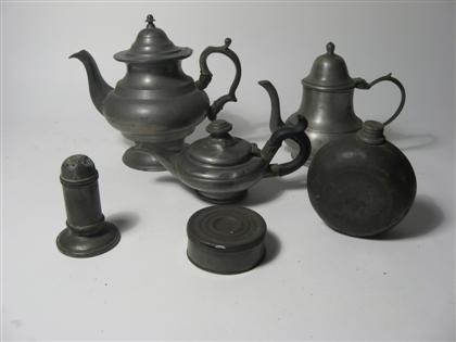 Five assorted pewter items    19th