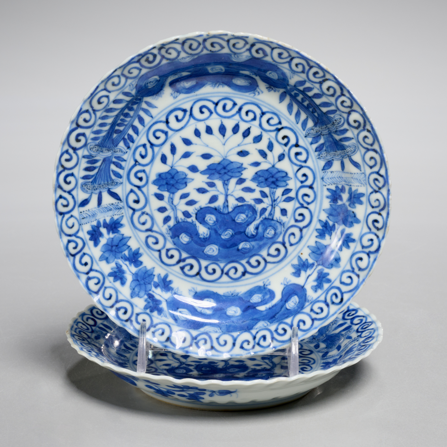 PAIR JAPANESE BLUE AND WHITE PORCELAIN 2fc499