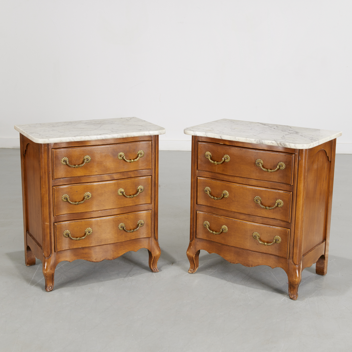 PAIR BODART LOUIS XV STYLE COMMODES 2fc5d0