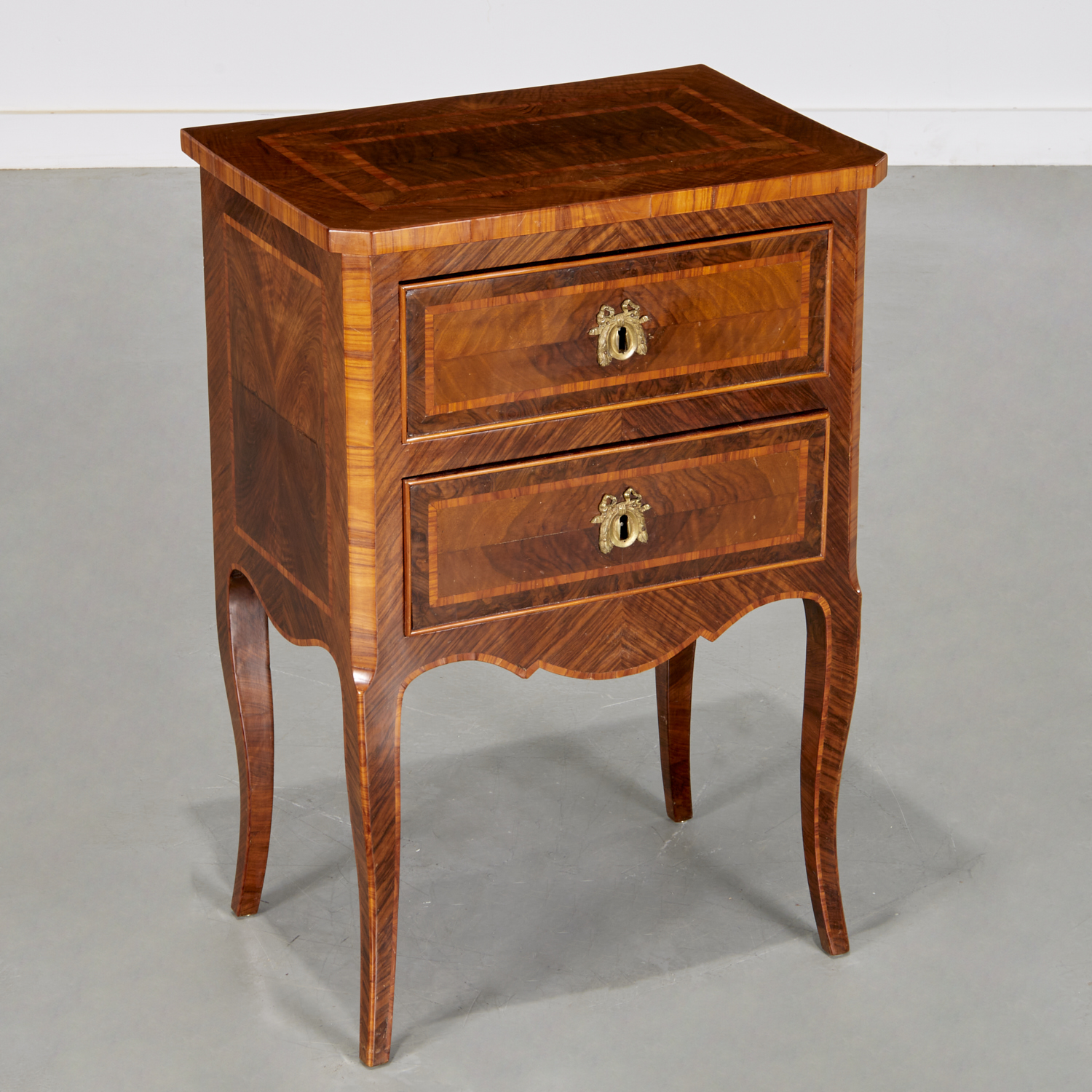 CONTINENTAL PARQUETRY INLAID COMMODE 2fc5e0