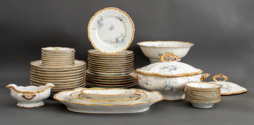 ANTIQUE HAVILAND LIMOGES DINNER SERVICE,