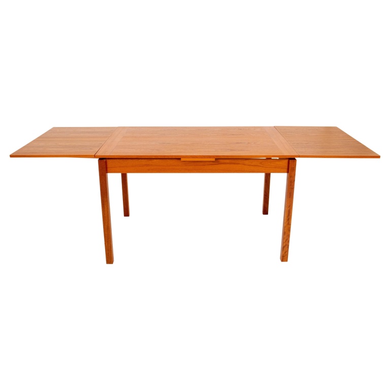 DANISH MODERN WALNUT EXTENDABLE DINING