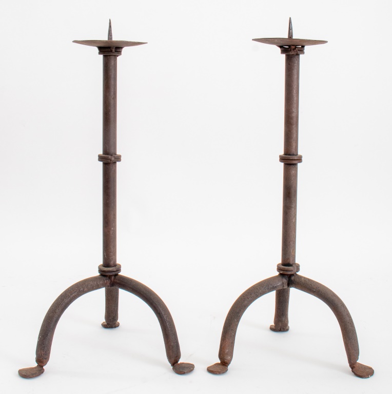 ART & CRAFT WROUGHT METAL CANDLE HOLDER,