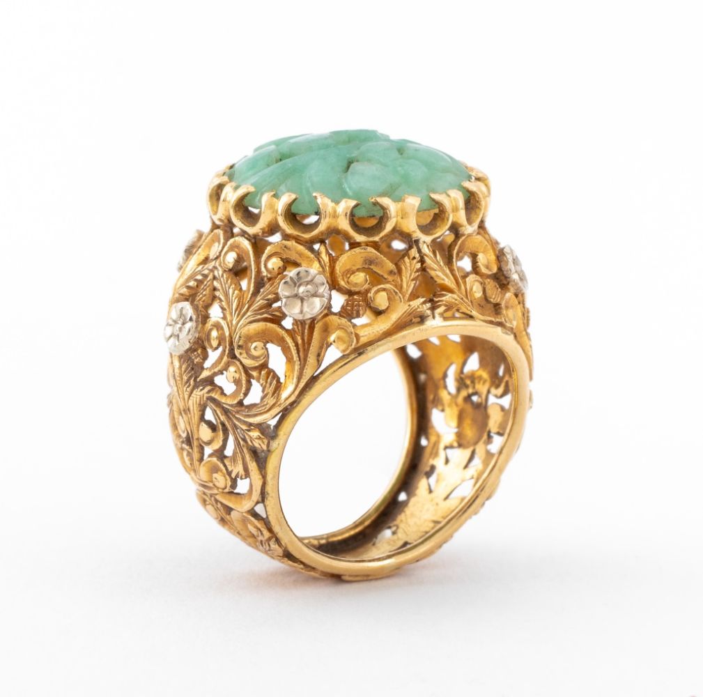 18K YELLOW GOLD CHINESE CARVED