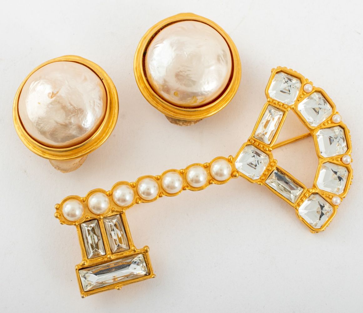 KARL LAGERFELD FAUX PEARL CLIP