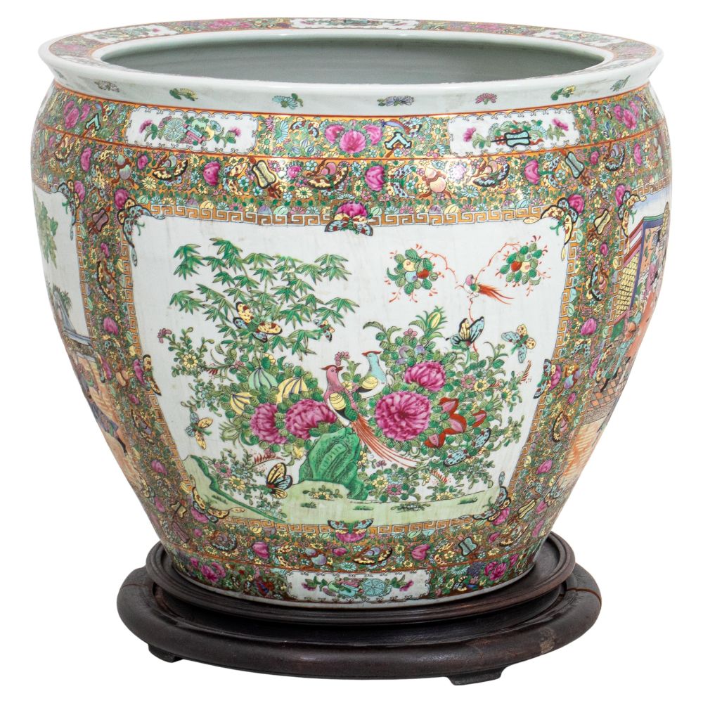 CHINESE FAMILLE ROSE PORCELAIN 2fca7b