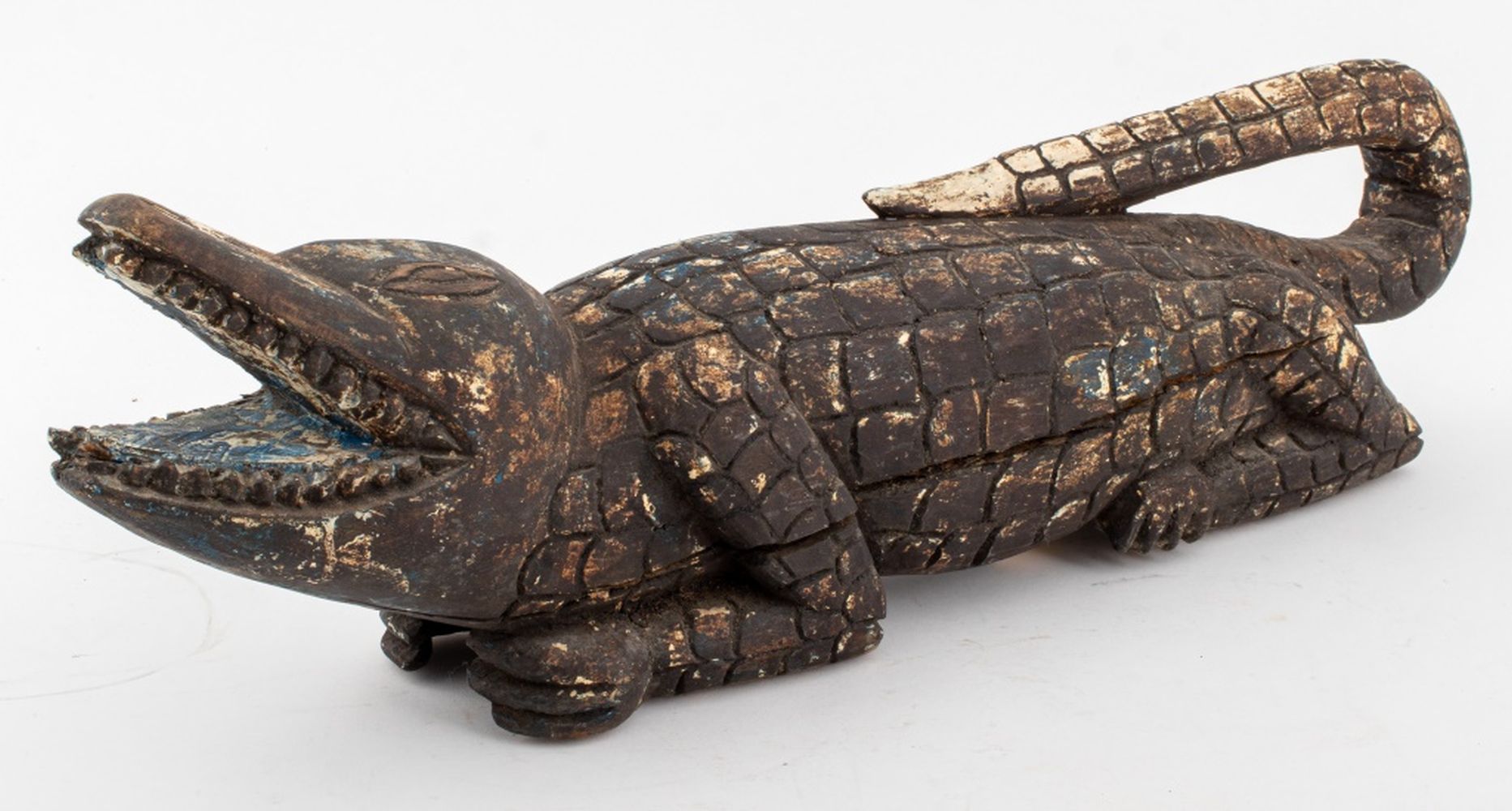 AFRICAN CARVED WOOD CROCODILE SCULPTURE 2fcad7