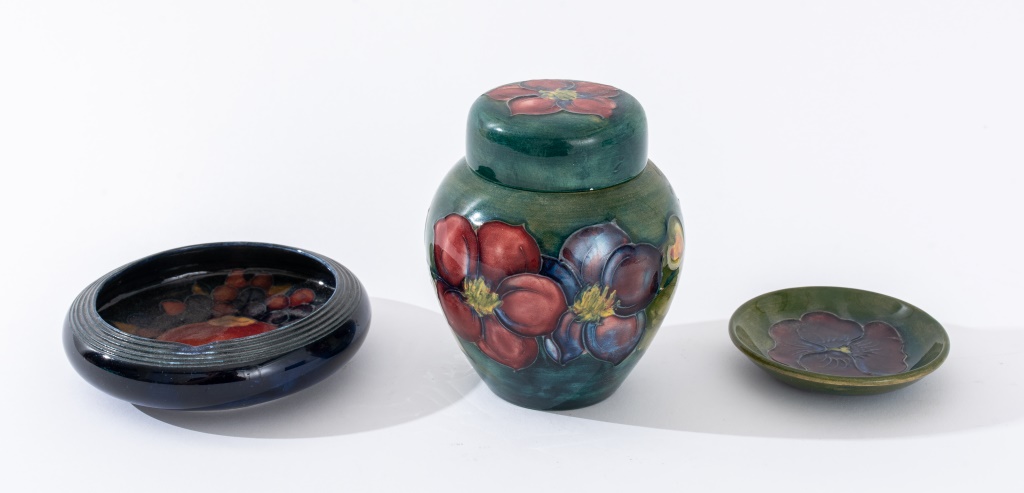 MOORCROFT POTTERY PANSY JAR AND 2fcb53