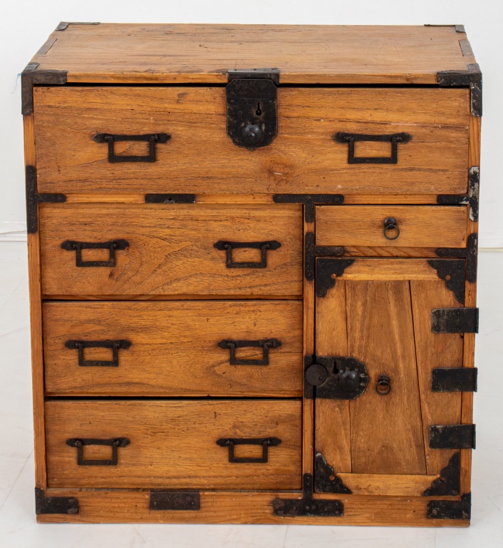 VINTAGE KOREAN TANSU CHEST Vintage