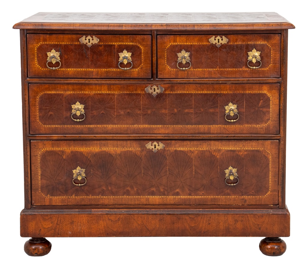WILLIAM & MARY STYLE SMALL CHEST William