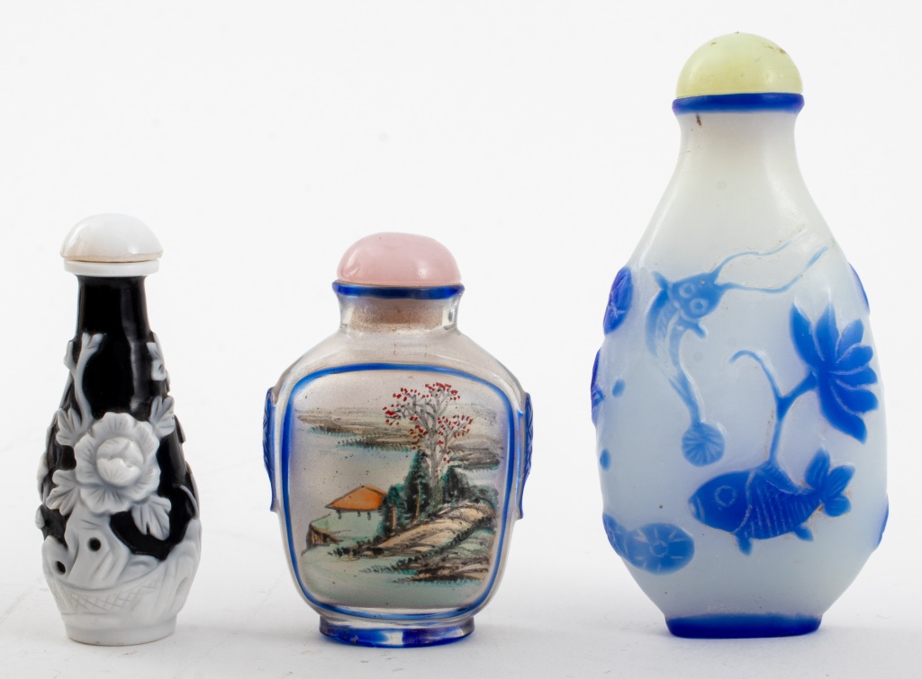 CHINESE PAINTED & CAMEO GLASS SNUFF