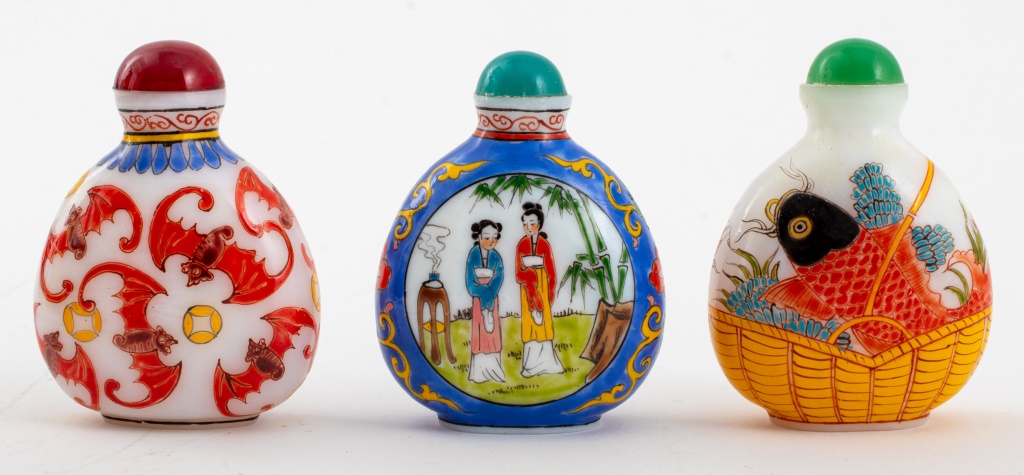 CHINESE ENAMEL ON GLASS SNUFF BOTTLES  2fcced