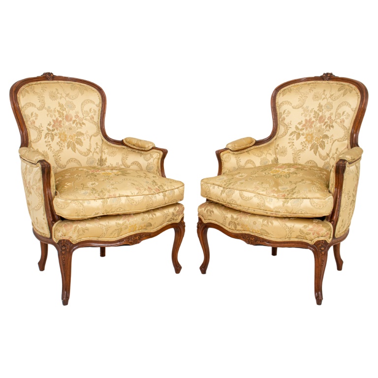 LOUIS XV STYLE UPHOLSTERED BERGERE 2fcdb9