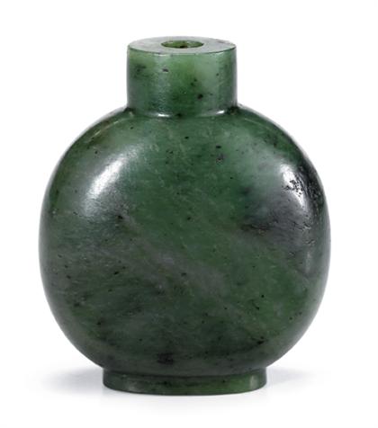 Chinese spinach jade snuff bottle