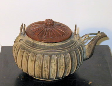 Archaic style Chinese bronze teapot 4c7db