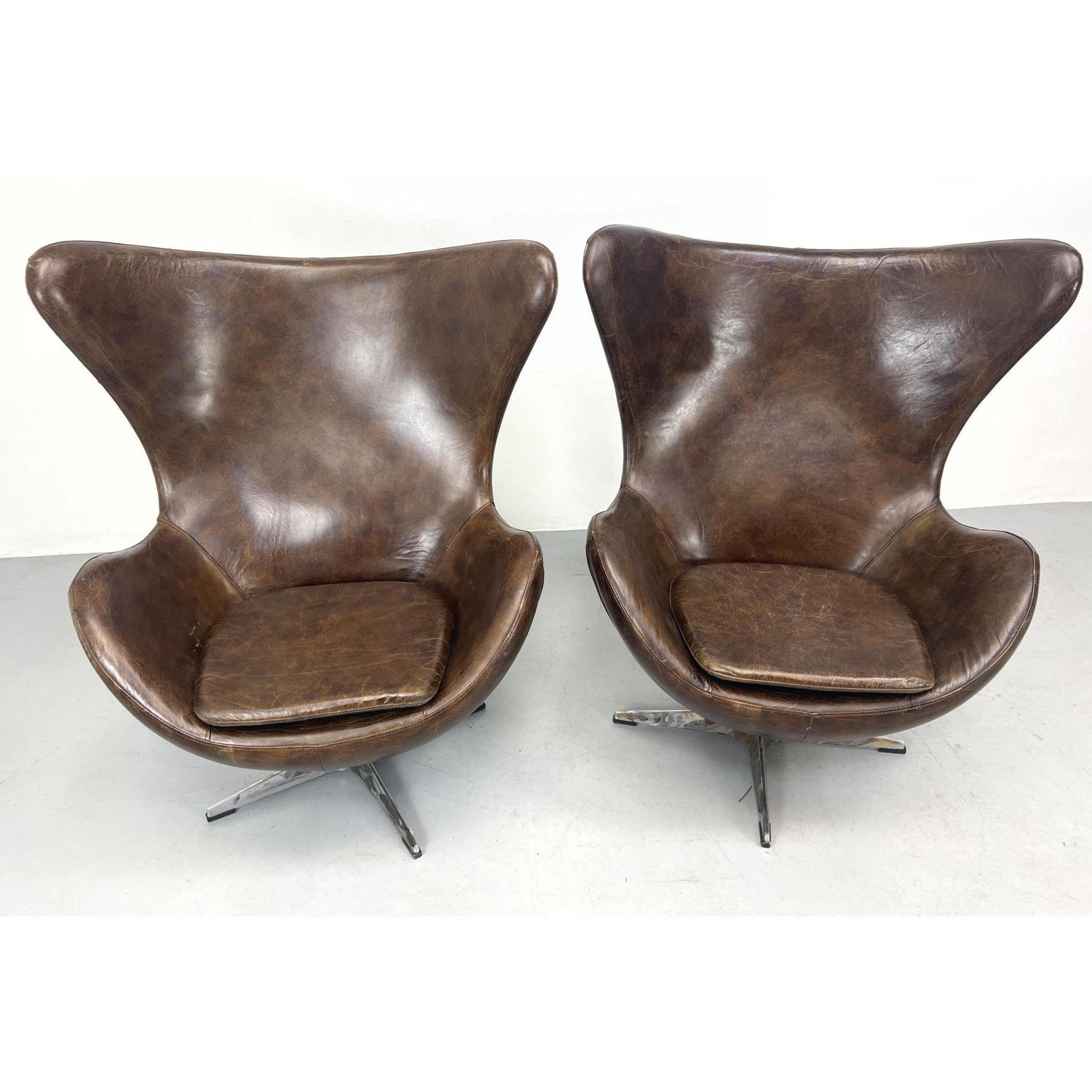 Pair Contemporary brown leather