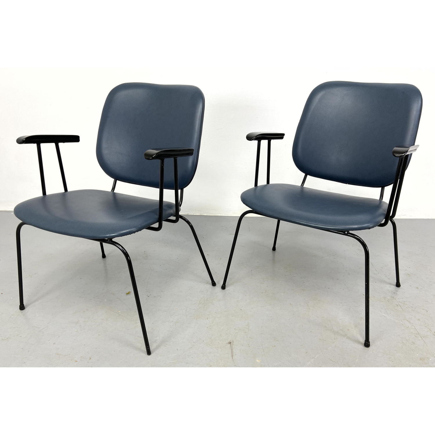 Pair Dutch Modernist chairs attributed 2fcf3e