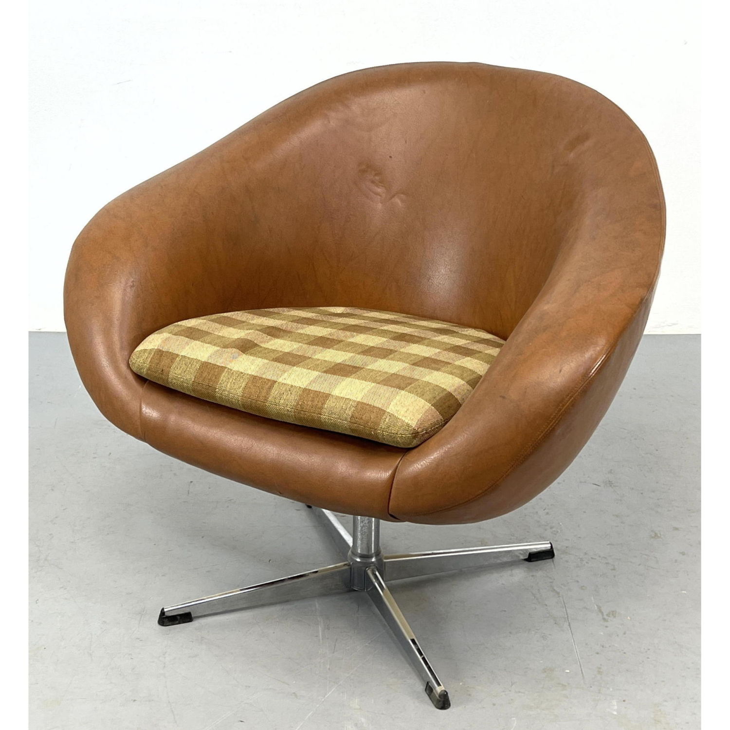 Overman style Swivel Lounge Chair.