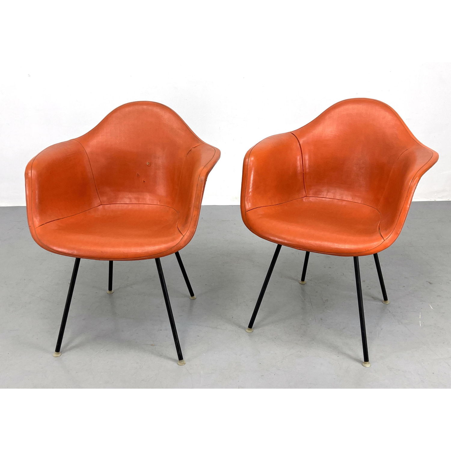 Pair Eames for Herman Miller Shell