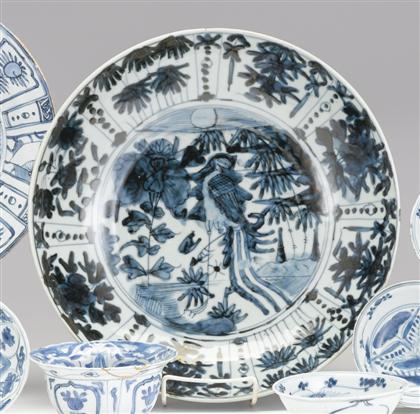 Chinese Ming blue and white charger 4c807