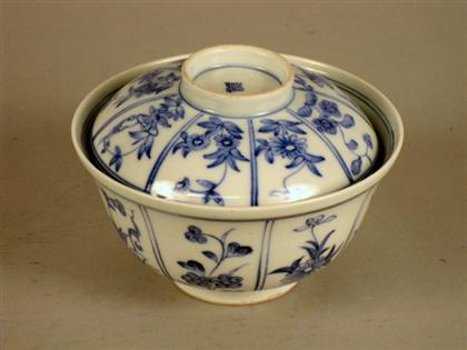 Small Chinese blue and white covered 4c811