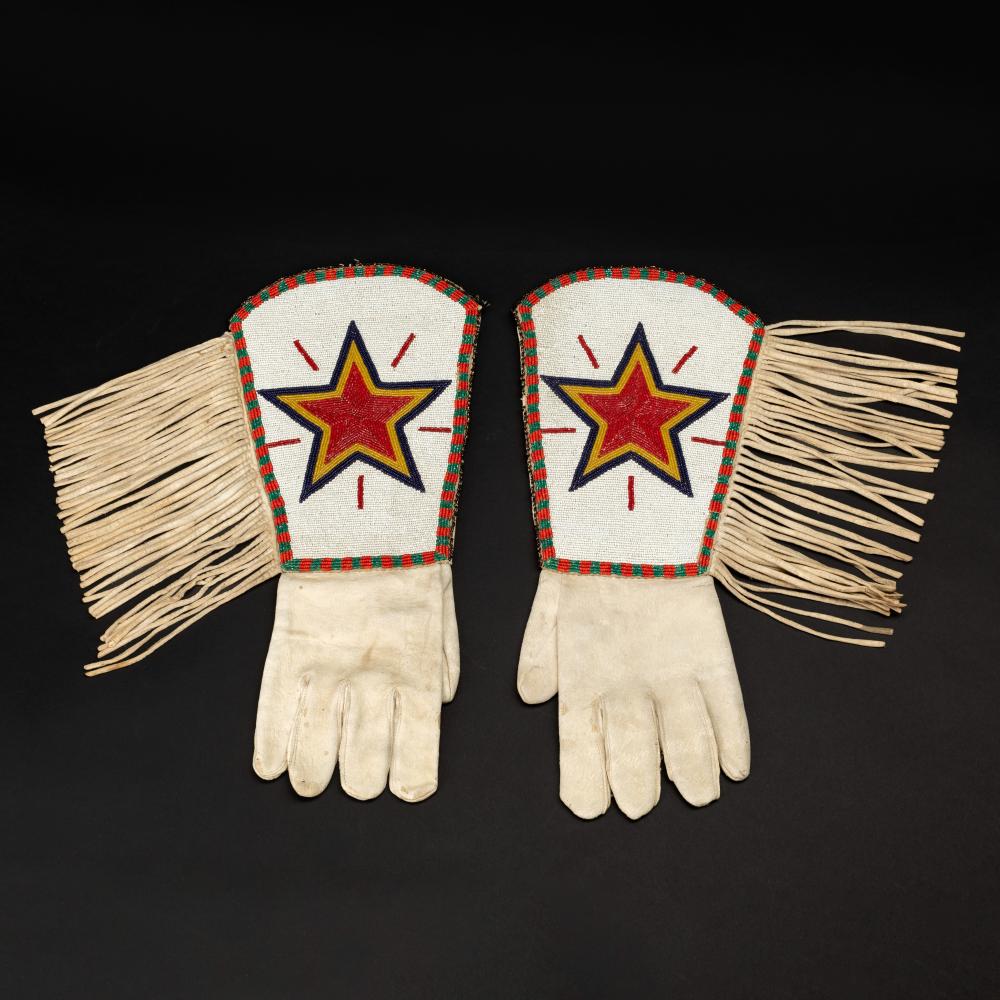 PLAINS BEADED TEXAS STAR GAUNTLETS  2fd149