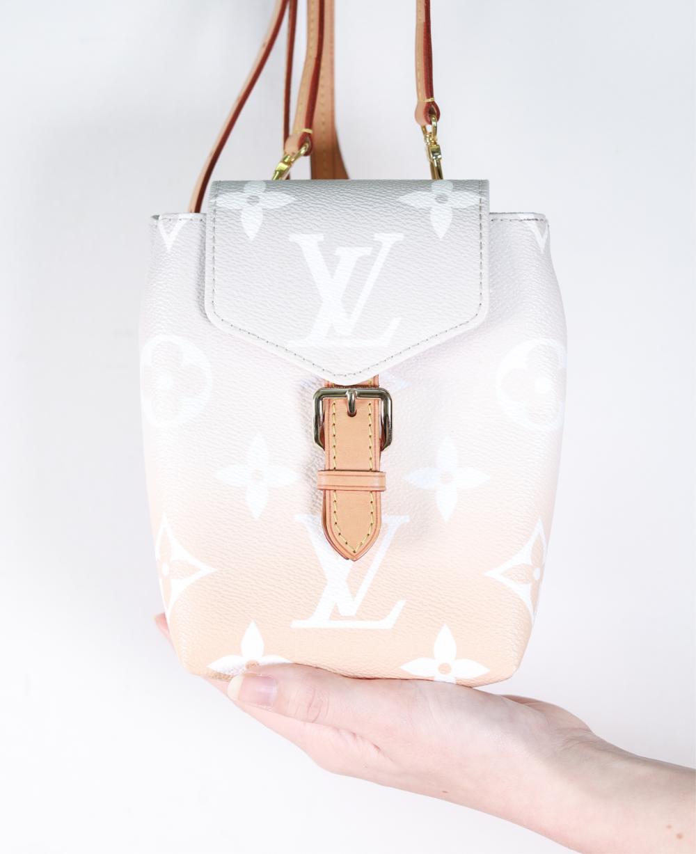 LOUIS VUITTON MONOGRAM GIANT BY