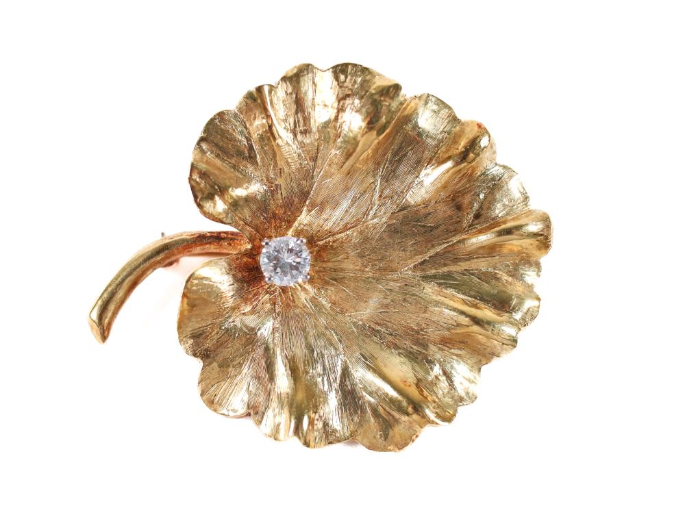 VINTAGE 18K YG DIAMOND LEAF BROOCHVintage