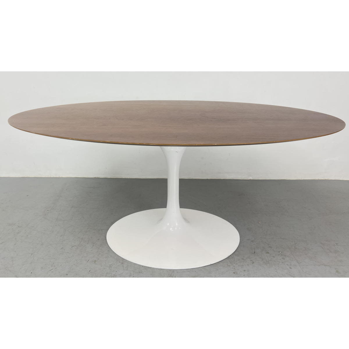 EERO SAARINEN style Oval Walnut 30021b