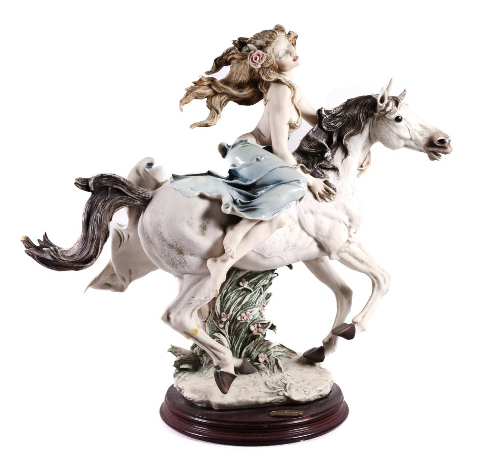 GIUSEPPE ARMANI FIGURINE LIBERTY RIDING