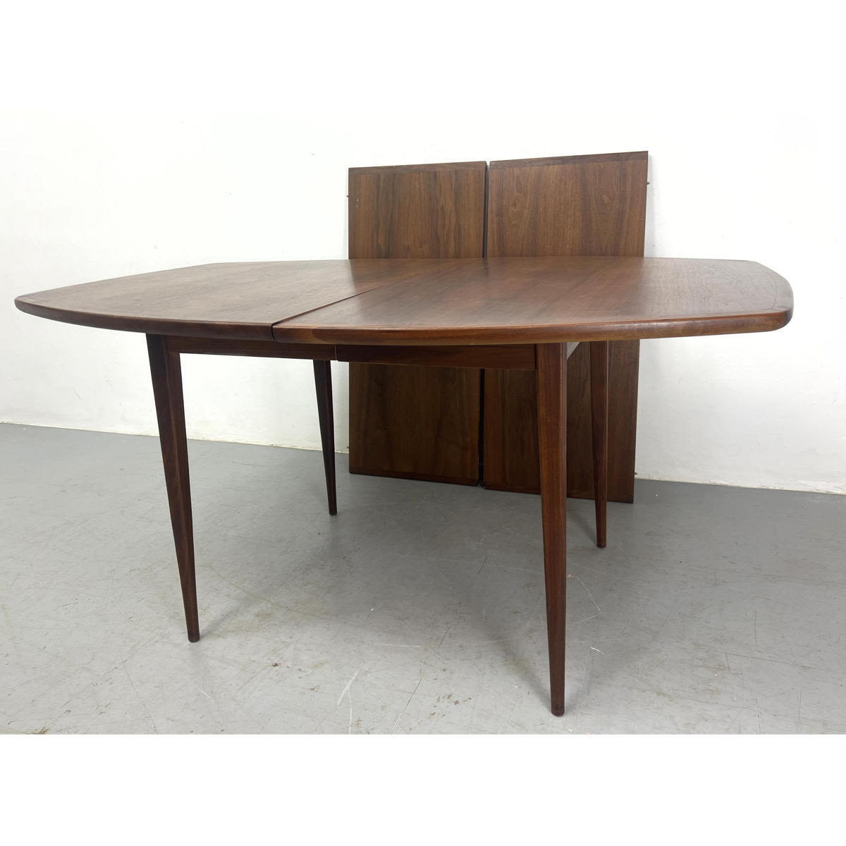 American Modern Dining Table with 3003b3