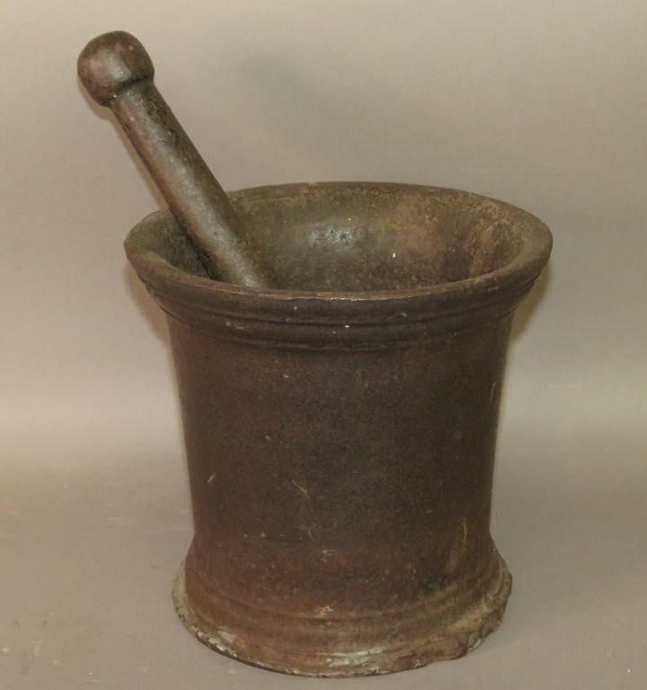 CAST IRON MORTAR & PESTLEca. 1780-1820;