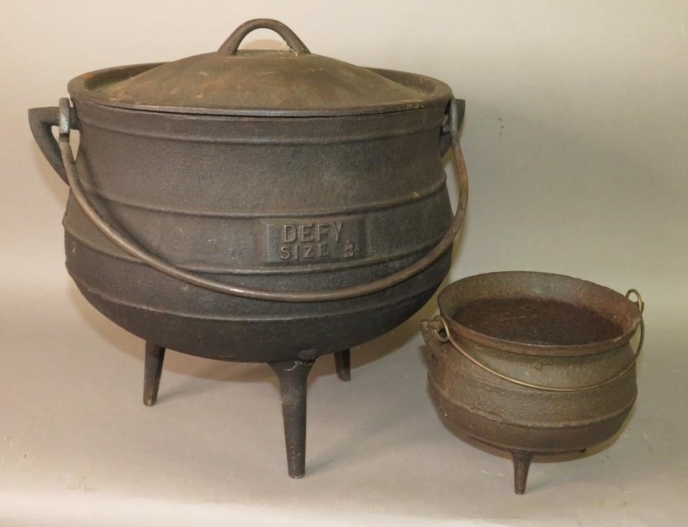 2 CAST IRON POTSca. 1950 & 1930-1960;