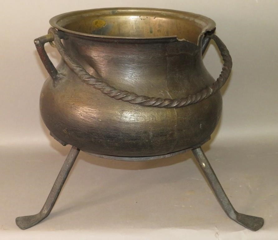 BRONZE POT & TRIVETca. 1500-1700;