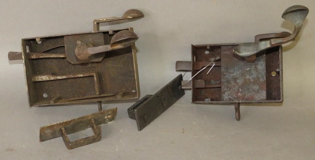 2 IRON CASE BOX LOCKS WITH SCREW OUT 30076e