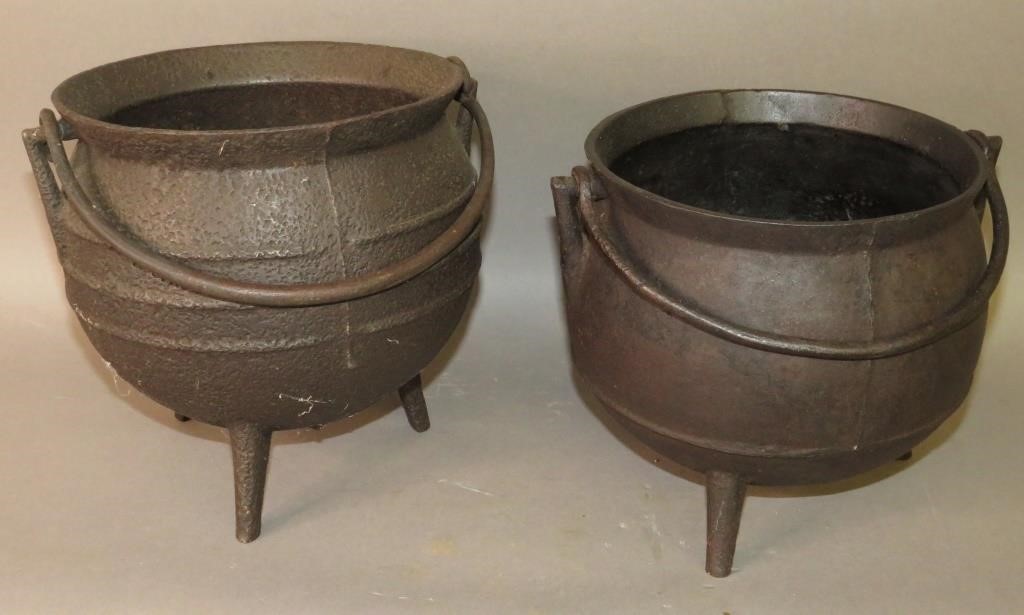 2 CAST IRON POTSca 1750 1780  300798