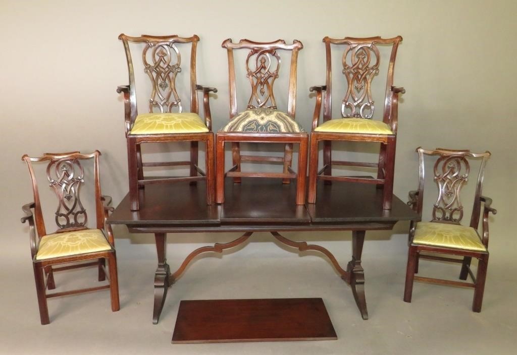 MINIATURE CHIPPENDALE STYLE DINING 3007d9