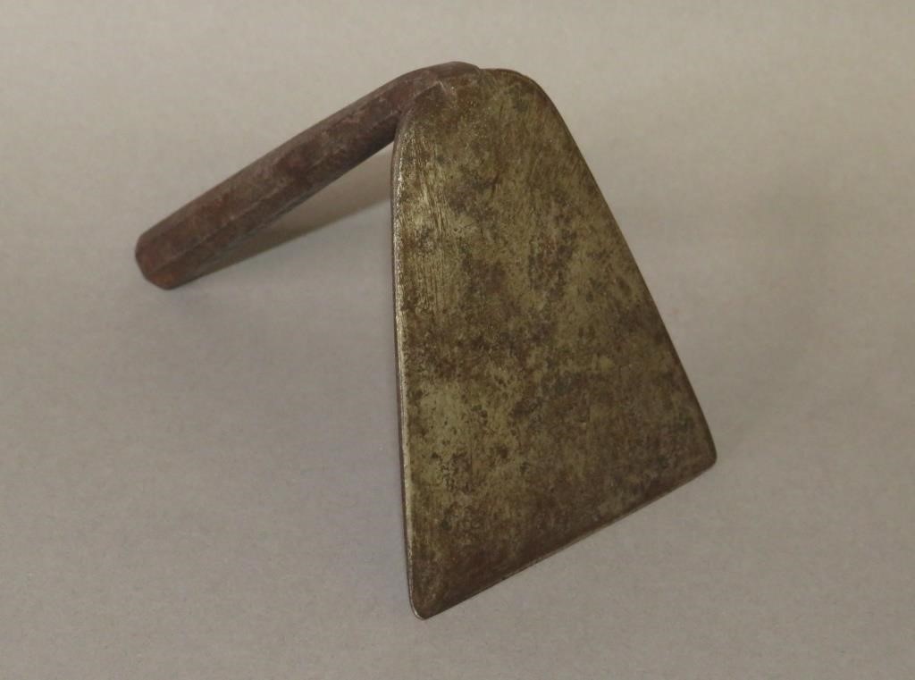 FINE WROUGHT IRON PENCIL GRIP DOUGH