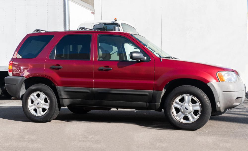 2004 FORD ESCAPE229,000 MILES,