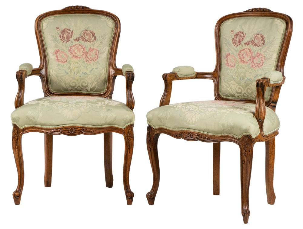 PAIR OF FRENCH PROVINCIAL STYLE 3009e6