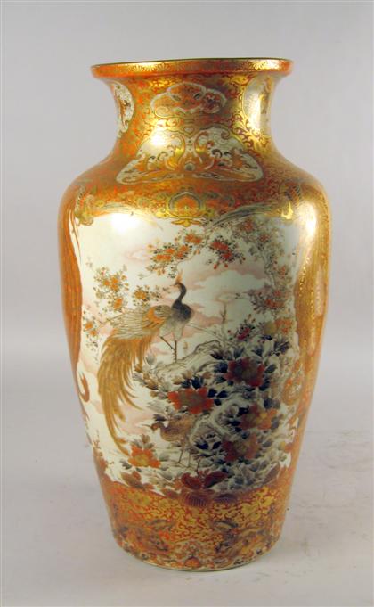 Large Japanese Kutani vase late 4cdda