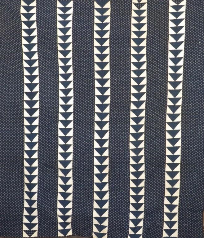 BLUE & WHITE FLYING GEESE PATTERN