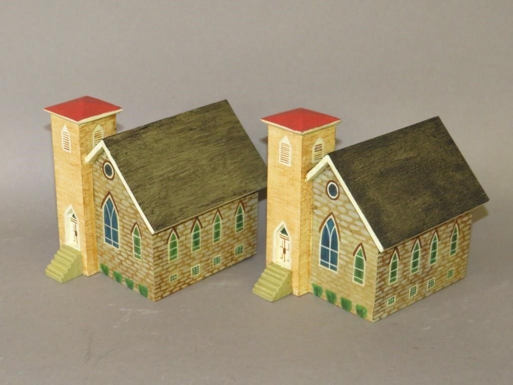 PAIR OF FOLK ART MINIATURES OF 300b7f