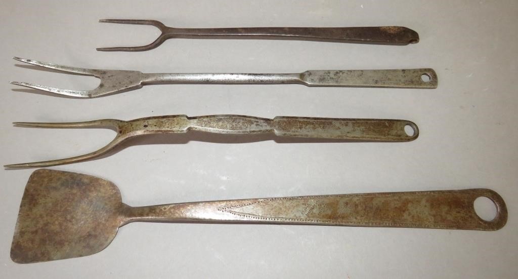 4 WROUGHT IRON KITCHEN UTENSILSca.