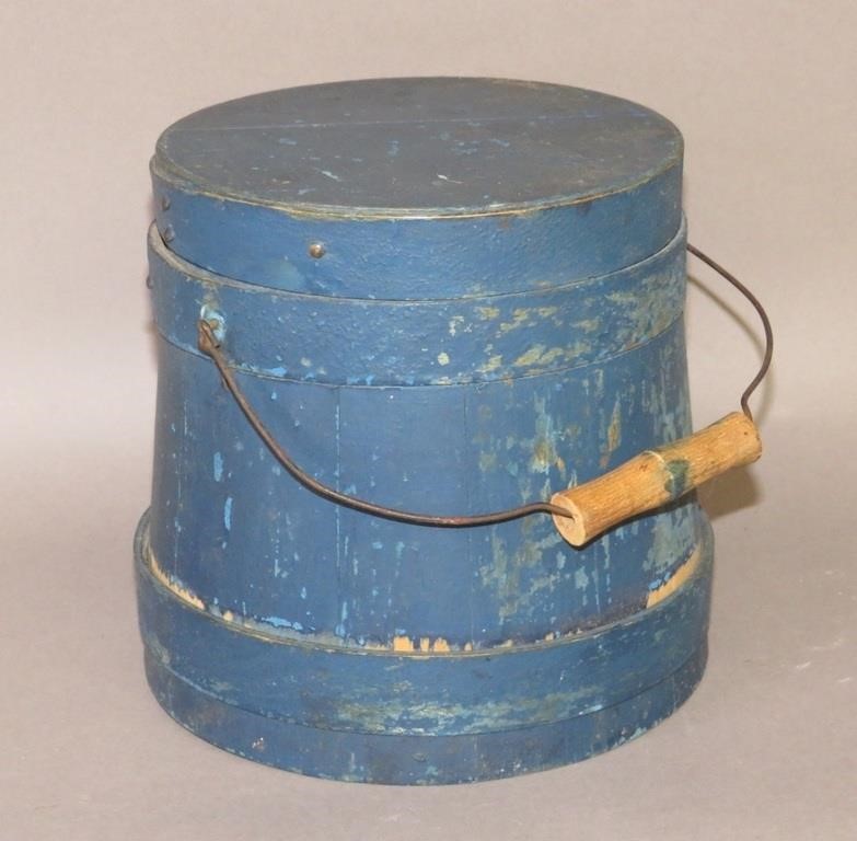 BLUE PAINTED SMALL SOFTWOOD LIDDED 300c34