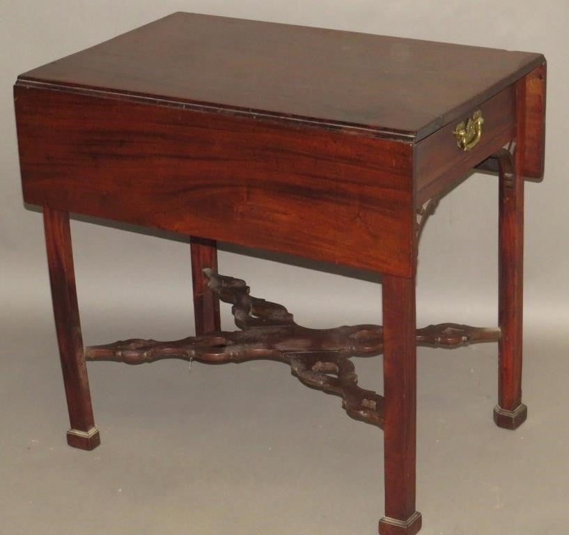 PEMBROKE TABLEca. 1760; Chinese Chippendale