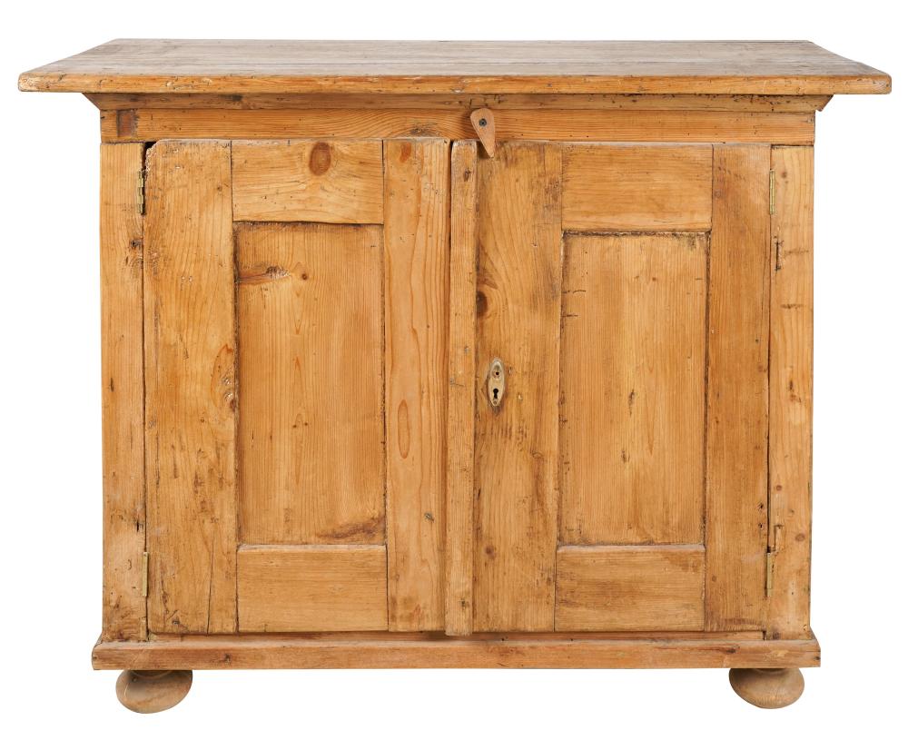 RUSTIC PINE SIDE CABINETthe rectangular