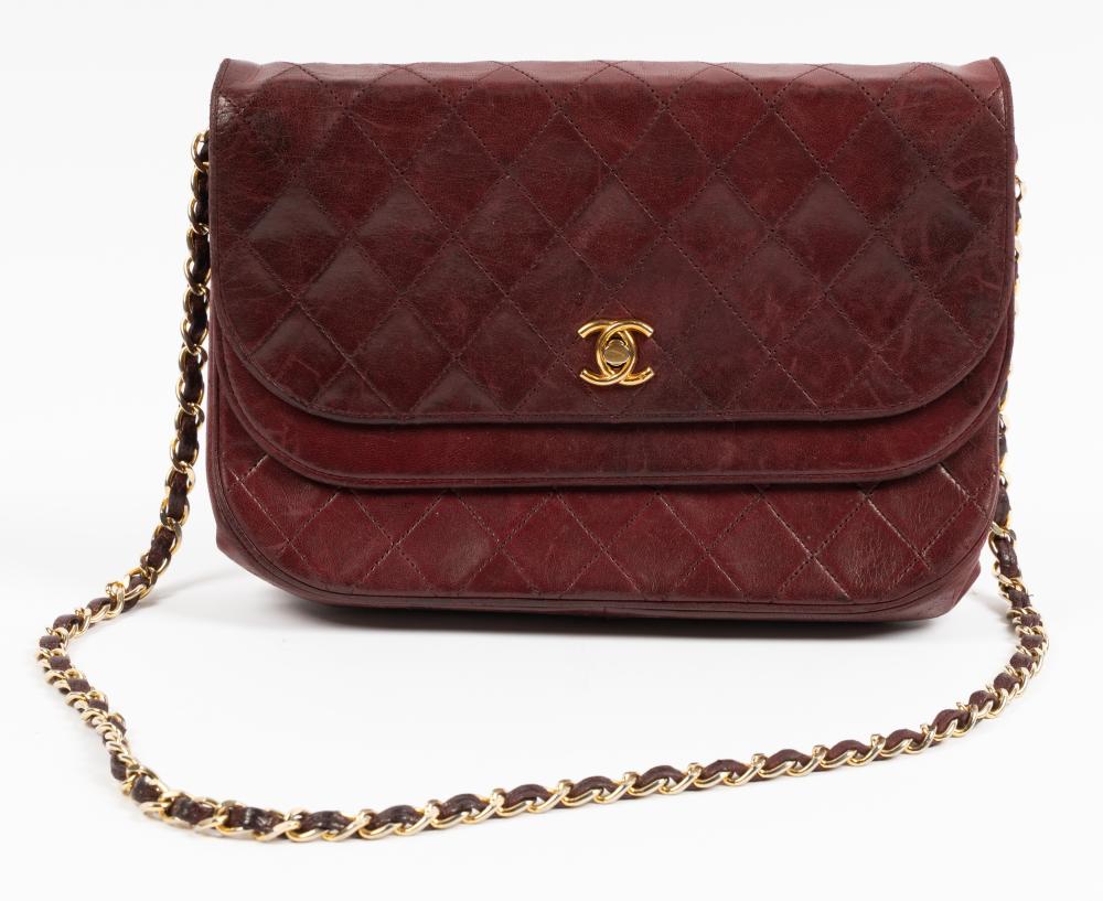 CHANEL QUILTED LEATHER PURSEburgundy 300f67