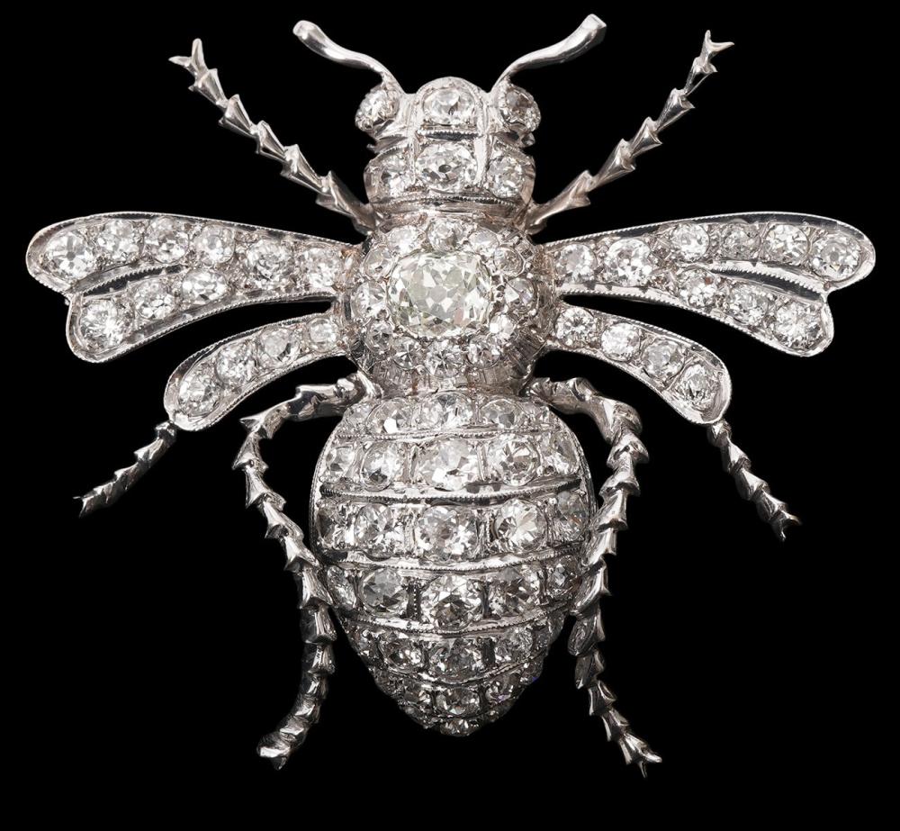 STUNNING DIAMOND ENCRUSTED 14K WG BEE