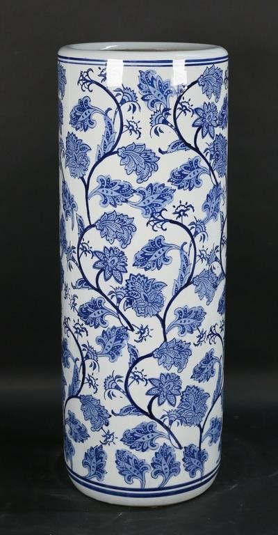 CHINESE STYLE BLUE AND WHITE UMBRELLA